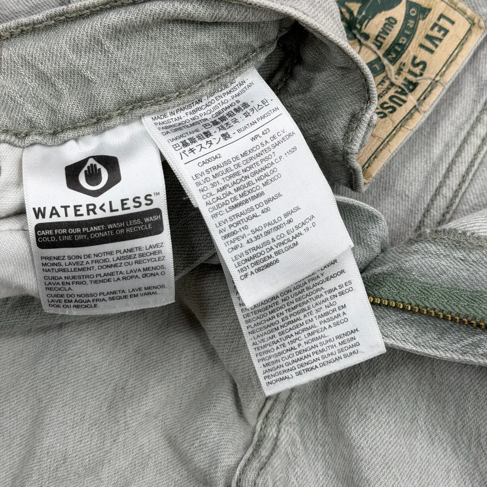 Levis 512 Slim Taper Jeans Mens 42x32 Light Gray Distressed Ripped 5 Pocket Fade